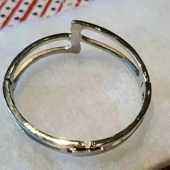 ☆☆☆Bracelet+post earrings - Picture 2 of 8